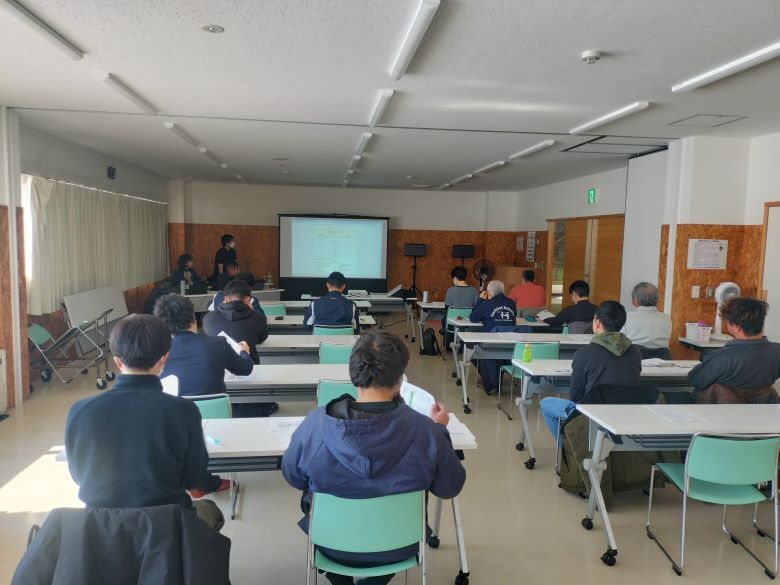 写真1 普及センターから取組報告