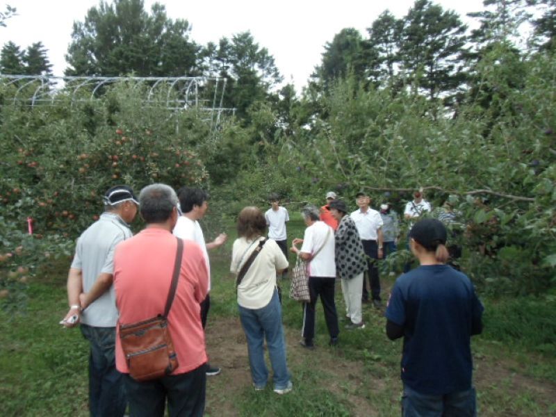 写真1 _部会員間で情報を交換
